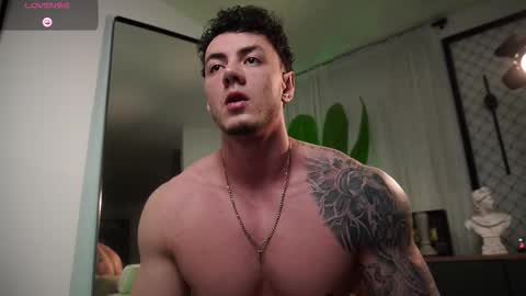 Thomas Falcon online show from March 14, 2:17 am