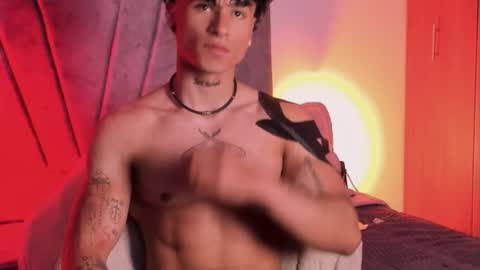 Snapshot of thomas_fit1 chatting on October 16, 1:39 am Thomas 3  JUST STAY AND BE MY LAST LOVE online show from October 16, 1:39 am