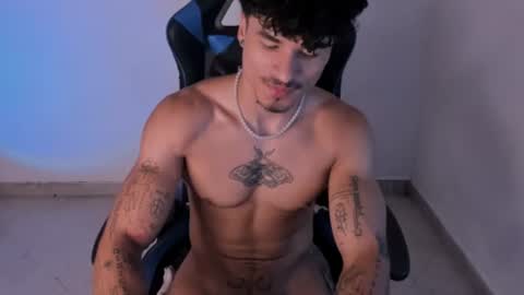 Snapshot of thomas_fit1 chatting on June 26, 12:53 pm Thomas 3 JUST STAY AND BE MY LAST LOVE online show from June 26, 12:53 pm