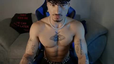 Snapshot of thomas_fit1 chatting on July 16, 12:22 pm Thomas 3 JUST STAY AND BE MY LAST LOVE online show from July 16, 12:22 pm