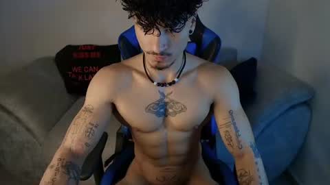 Snapshot of thomas_fit1 chatting on July 18, 12:42 pm Thomas 3 JUST STAY AND BE MY LAST LOVE online show from July 18, 12:42 pm