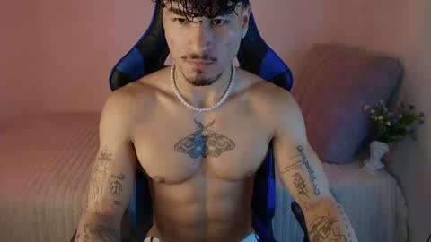 Snapshot of thomas_fit1 chatting on August 2, 12:58 pm Thomas 3 JUST STAY AND BE MY LAST LOVE online show from August 2, 12:58 pm