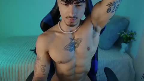 Snapshot of thomas_fit1 chatting on August 5, 1:14 pm Thomas 3 JUST STAY AND BE MY LAST LOVE online show from August 5, 1:14 pm