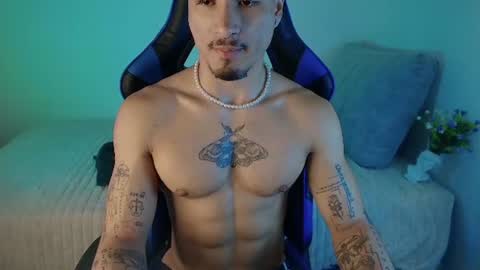 Snapshot of thomas_fit1 chatting on August 6, 1:24 pm Thomas 3 JUST STAY AND BE MY LAST LOVE online show from August 6, 1:24 pm