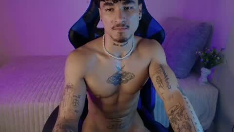 Snapshot of thomas_fit1 chatting on August 7, 1:29 am Thomas 3 JUST STAY AND BE MY LAST LOVE online show from August 7, 1:29 am