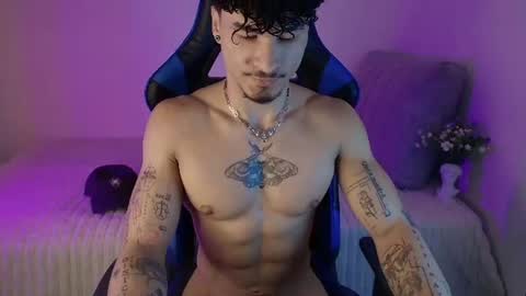 Snapshot of thomas_fit1 chatting on August 7, 1:35 pm Thomas 3 JUST STAY AND BE MY LAST LOVE online show from August 7, 1:35 pm