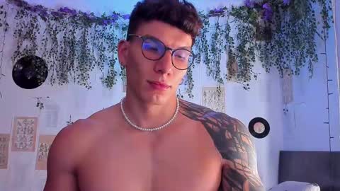 Thomas Grey online show from March 9, 9:02 am