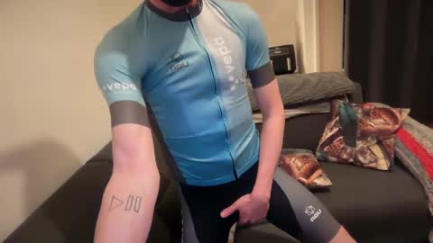 Snapshot of thomas_jd chatting on April 24, 10:01 pm Thomas online show from April 24, 10:01 pm