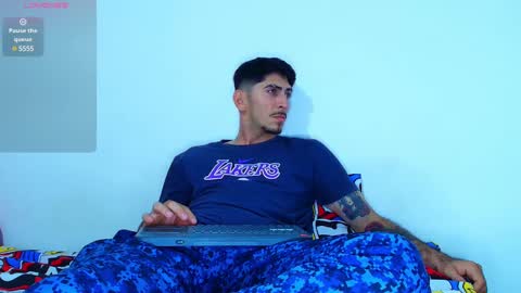 thomas_ks11 online show from December 28, 2:43 am