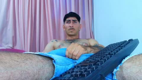 thomas_ks11 online show from January 25, 5:08 pm