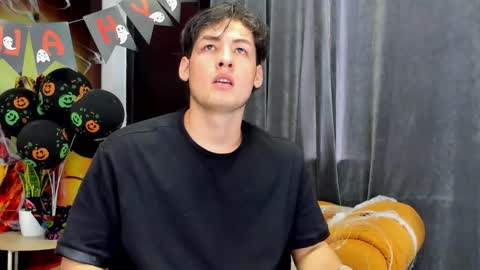 thomas_lester online show from October 24, 6:04 pm
