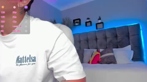 Snapshot of thomas_moon_ chatting on June 15, 2:41 pm Thomas online show from June 15, 2:41 pm