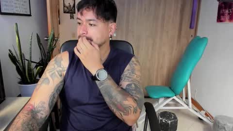 Thomas online show from December 1, 5:07 pm