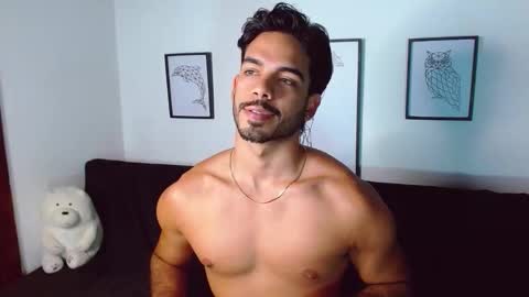 Snapshot of thomas_spellman chatting on March 11, 4:18 am thomas_spellman online show from March 11, 4:18 am