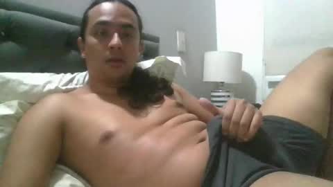 Snapshot of thomasbbc25 chatting on January 9, 3:47 am Thomas online show from January 9, 3:47 am