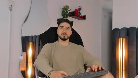 Snapshot of thomasmarzo1 chatting on October 8, 6:16 pm sweetfit boy online show from October 8, 6:16 pm