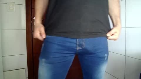 Snapshot of thomaz__ chatting on September 23, 6:11 pm thomaz__ online show from September 23, 6:11 pm