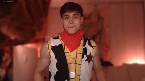 Snapshot of thomklein chatting on October 30, 7:25 pm Thom Klein online show from October 30, 7:25 pm