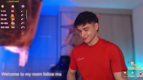 Snapshot of thomklein chatting on October 31, 5:25 pm Thom Klein online show from October 31, 5:25 pm