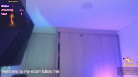 Snapshot of thomklein chatting on November 6, 7:04 pm Thom Klein online show from November 6, 7:04 pm