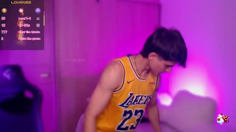 Snapshot of thomklein chatting on November 26, 7:04 pm Thom Klein online show from November 26, 7:04 pm