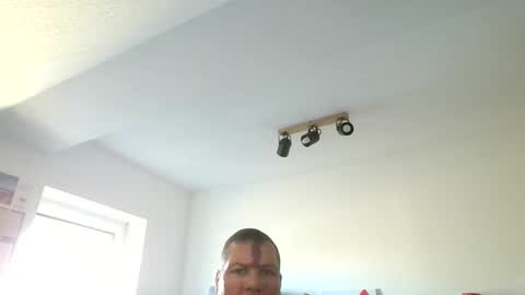 Snapshot of thomsen1478 chatting on March 22, 7:01 am thomsen1478 online show from March 22, 7:01 am