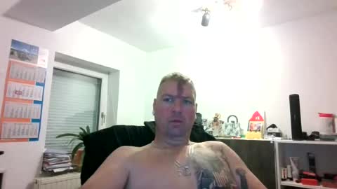 Snapshot of thomsen1478 chatting on June 19, 7:34 am thomsen1478 online show from June 19, 7:34 am