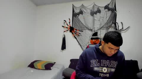 Snapshot of thomson_hot01 chatting on October 31, 6:14 am thomson_hot01 online show from October 31, 6:14 am