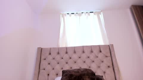Snapshot of thomythompson chatting on February 22, 5:02 pm Thomy T online show from February 22, 5:02 pm