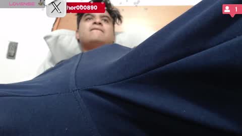 thor0200 online show from December 28, 3:26 pm