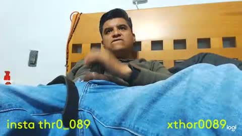 Snapshot of thor0200 chatting on May 12, 5:48 am thor0200 online show from May 12, 5:48 am