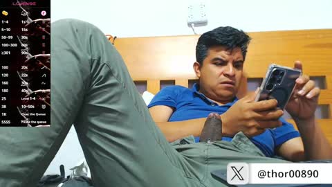 Snapshot of thor0200 chatting on May 22, 5:25 am thor0200 online show from May 22, 5:25 am