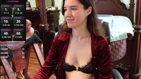 Snapshot of thornbury_rose chatting on February 7, 9:58 pm ThornburyRose online show from February 7, 9:58 pm