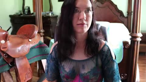 ThornburyRose online show from April 30, 5:52 pm