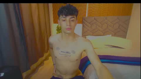 Snapshot of thornerxxxboy chatting on June 21, 6:38 am THORNERXXXBOY online show from June 21, 6:38 am