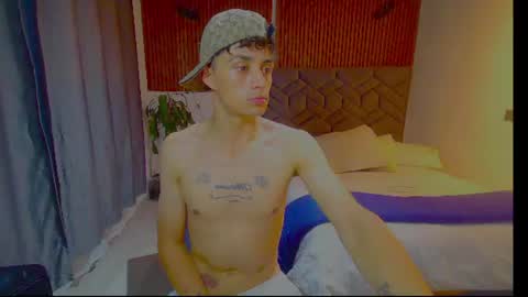 Snapshot of thornerxxxboy chatting on June 23, 6:55 am THORNERXXXBOY online show from June 23, 6:55 am