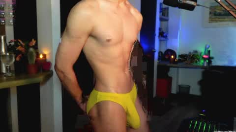 Snapshot of thoroughbredxx chatting on April 2, 2:58 pm L e a n d e r 25OFF ON MY OF online show from April 2, 2:58 pm