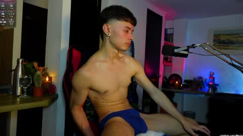 Snapshot of thoroughbredxx chatting on April 4, 2:21 am L e a n d e r 25OFF ON MY OF online show from April 4, 2:21 am