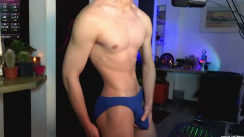 Snapshot of thoroughbredxx chatting on April 15, 4:14 pm L e a n d e r 25OFF ON MY OF online show from April 15, 4:14 pm