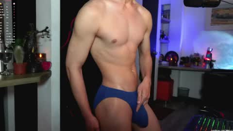 Snapshot of thoroughbredxx chatting on April 30, 4:46 pm L e a n d e r 25OFF ON MY OF online show from April 30, 4:46 pm