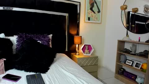 thriana online show from June 11, 2:53 am