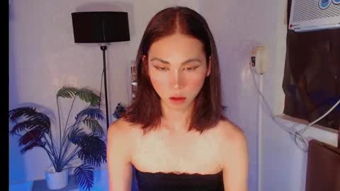 thrishafox online show from February 5, 8:13 pm