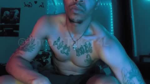 Snapshot of throattaker4l_ chatting on May 6, 12:30 am ThroatTaker4l online show from May 6, 12:30 am