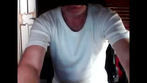 Snapshot of throubingcock chatting on November 27, 6:43 pm throubingcock online show from November 27, 6:43 pm