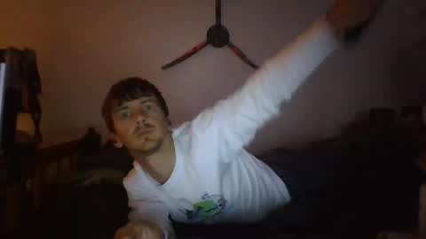 Snapshot of throw11 chatting on January 1, 3:23 am Throw11 online show from January 1, 3:23 am