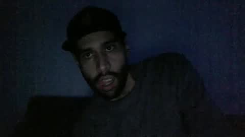 Snapshot of throwawayyourgun chatting on December 10, 10:58 pm Luka online show from December 10, 10:58 pm