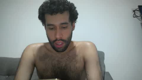 Snapshot of throwawayyourgun chatting on February 4, 5:01 pm Luka online show from February 4, 5:01 pm