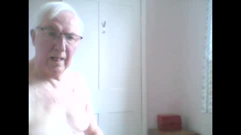 Snapshot of thruster99 chatting on January 22, 10:07 am thruster99 online show from January 22, 10:07 am