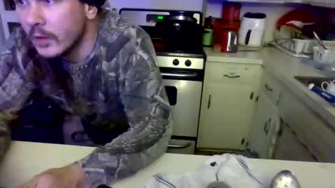 thunder8u42 online show from October 22, 7:19 am