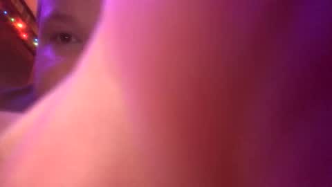 Snapshot of thunderbird2696 chatting on December 23, 4:32 am thunderbird2696 online show from December 23, 4:32 am